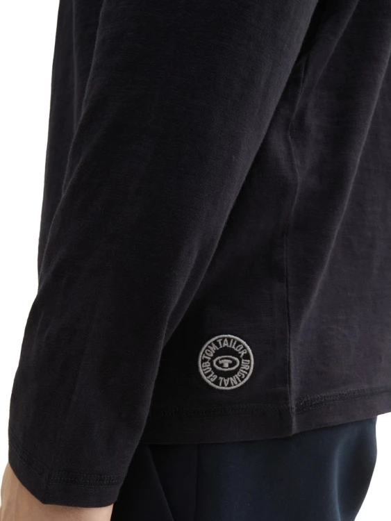 Koszulka z długim rękawem męska czarna Tom Tailor Long-sleeved cotton Henley - zbliżenie na rękaw