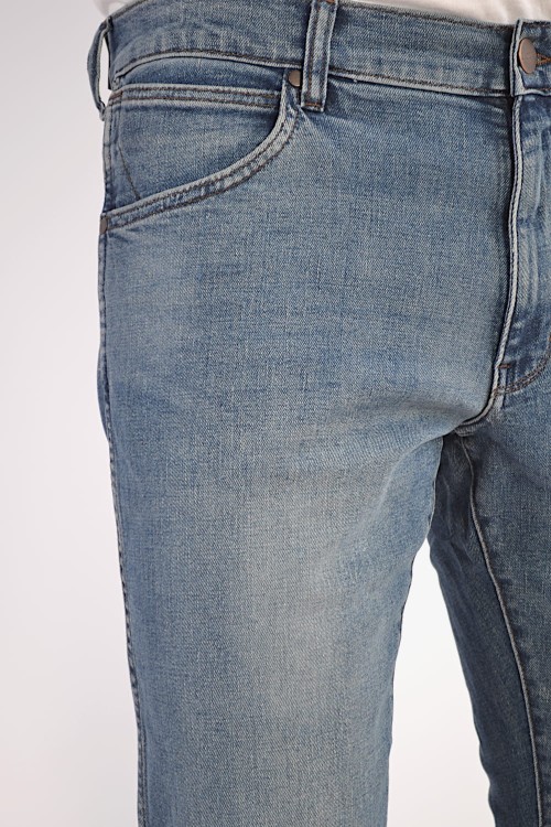 wrangler-larston-812-slim tapered-blue-fever-W18SQ892R_5.JPG