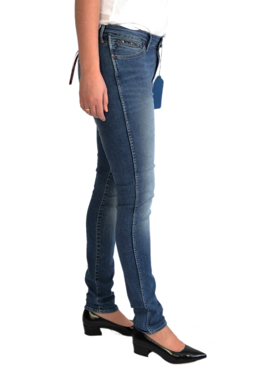 Wrangler Evalynn Salt Stone jeansy damskie - widok z boku