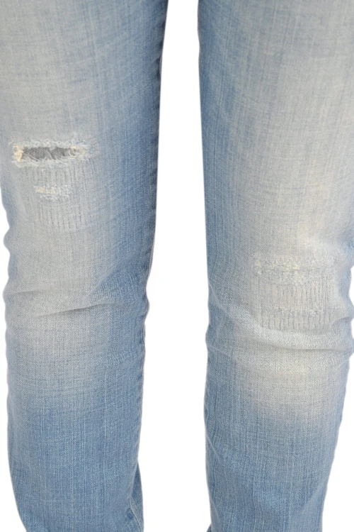 Wrangler Slim Sunfaded jeansy damskie jasne - zbliżenie na nogawki