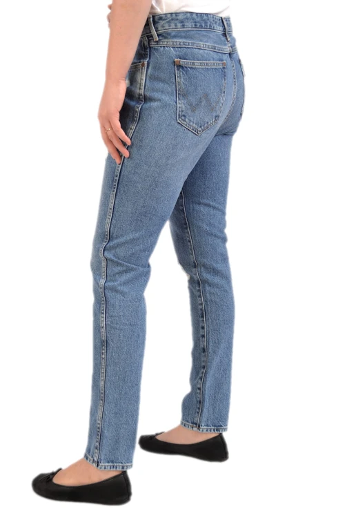 Wrangler Boyfriend All Star Worn jeansy damskie bez streczu z przetarciami - widok z boku