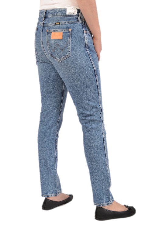 Wrangler Boyfriend All Star Worn jeansy damskie bez streczu z przetarciami - widok z tyłu