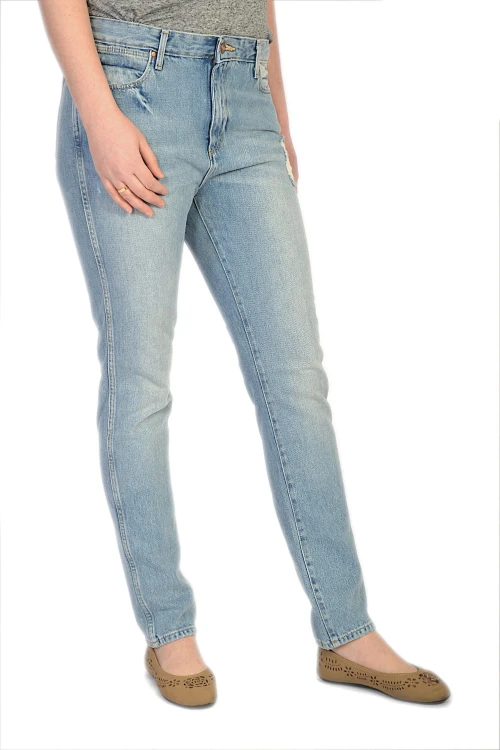 Wrangler Boyfriend Glaston jasne jeansy damskie bez streczu - widok z boku