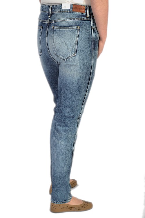 Wrangler Boyfriend Vintage Worn jeansy damskie bez streczu z przetarciami - widok z tyłu