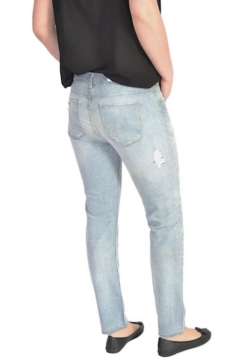 Wrangler Boyfriend Loved Jeansy Damskie Bez Streczu z Dziurami - widok z boku