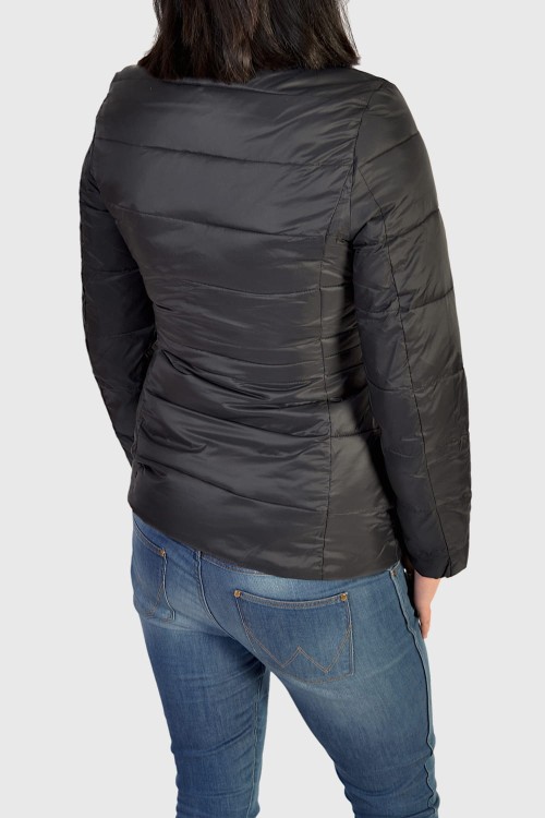 Wrangler Short Puffer Black kurtka damska czarna pikowana - widok z tyłu