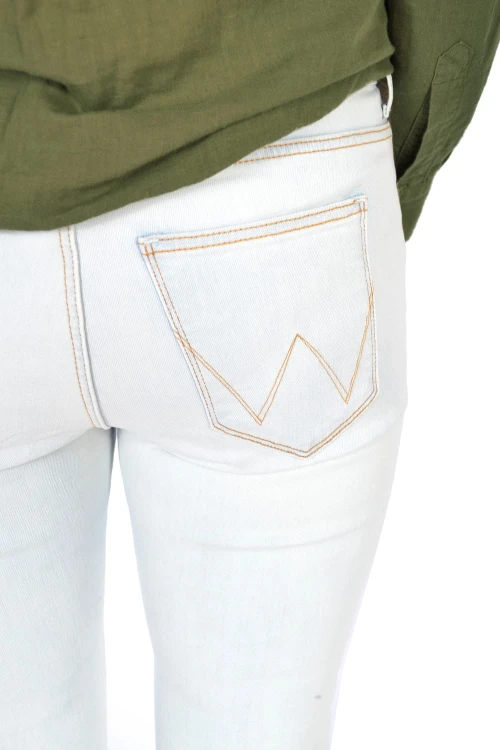Wrangler Crop Skinny Aruba jeansy damskie 7/8 rurki - zbliżenie na tylną kieszeń