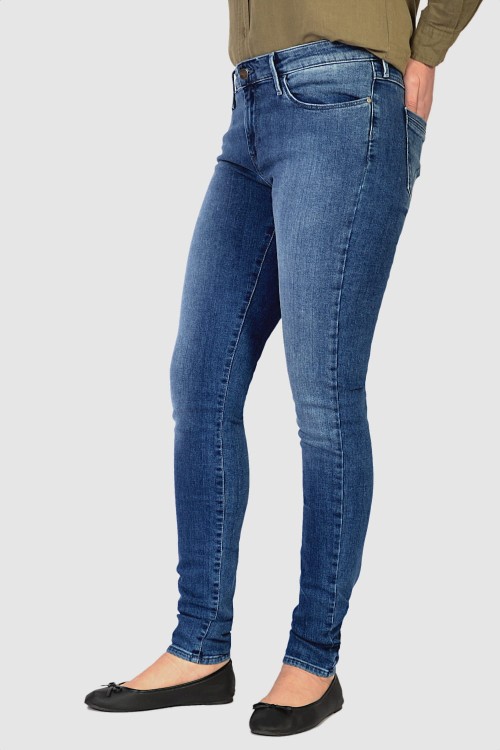 jeansy-damskie-wrangler-corynn-greatest-blue_2.JPG