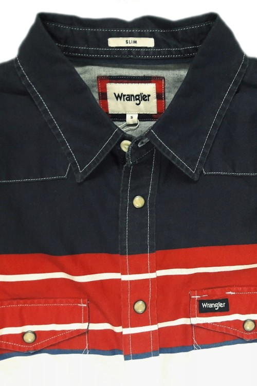 Wrangler LS Western Shirt Scarlet Red biała koszula męska - zbliżenie na kołnierzyk