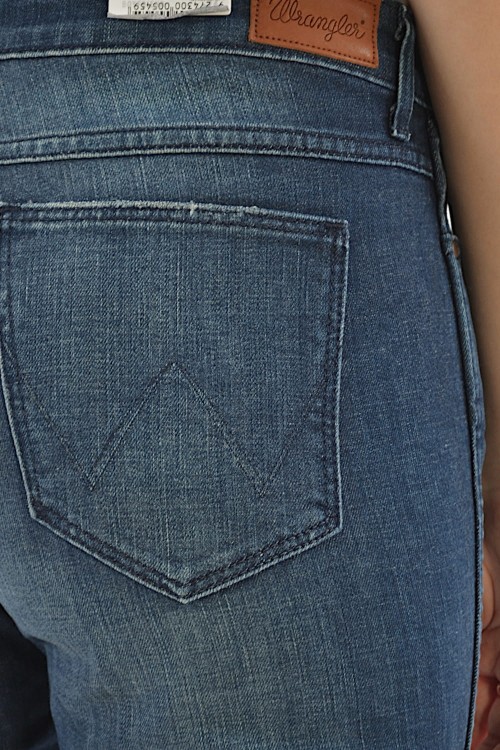 jeansy-damskie-wrangler-boyfriend-vintage-blue_3.JPG