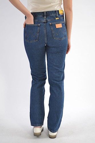klasyczne-damskie-jeansy-wrangler-retro-boyfriend_2.JPG