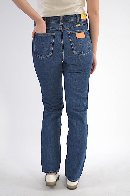 klasyczne-damskie-jeansy-wrangler-retro-boyfriend_2.JPG