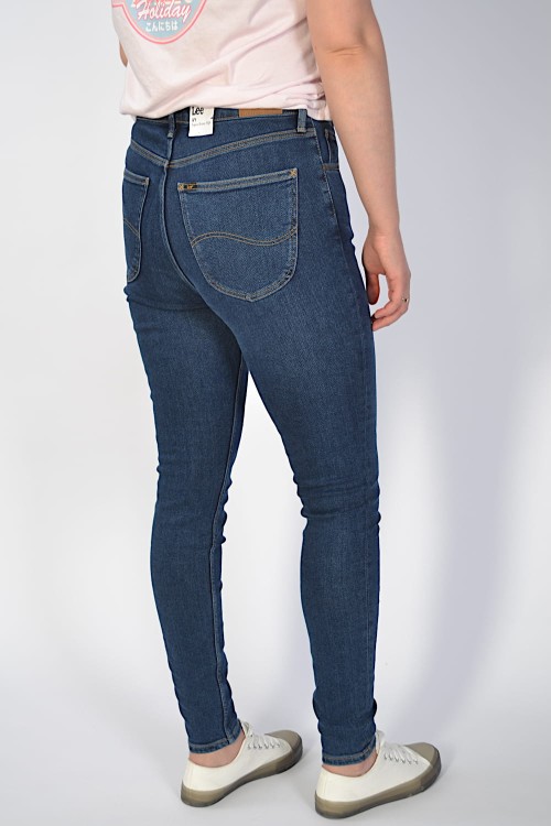 lee-ivy-worn-willow_2.JPG