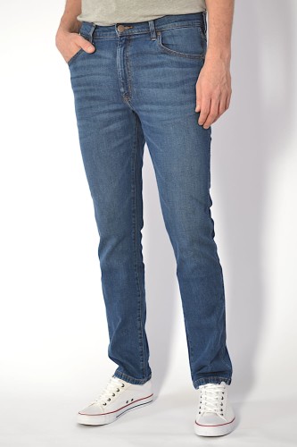 wrangler-larston-812-slim-tapered-desire_1.JPG