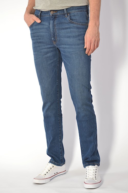 wrangler-larston-812-slim-tapered-desire_1.JPG