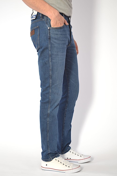wrangler-larston-812-slim-tapered-desire_3.JPG