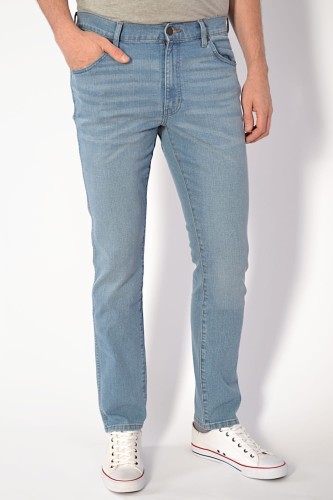 wrangler-larston-812-slim-tapered-halt_1.JPG