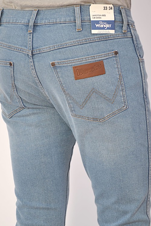 wrangler-larston-812-slim-tapered-halt_4.JPG