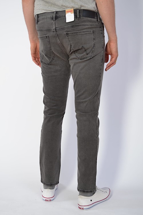 szare-jeansy-męskie-wrangler-slim-great-grey-zwężana-nogawka-slimy-męskie_3.JPG