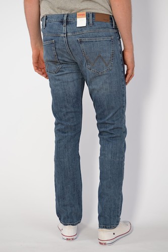 wrangler-slim-mid-stone-jeansy-męskie-slimy-niebieskie_2.JPG