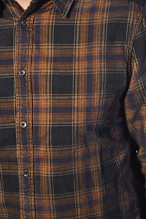Koszula sztruksowa męska w kratę – Wrangler Non Pocket Shirt Faded Black - zbliżenie na materiał