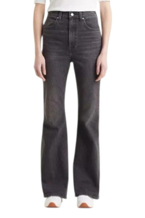 Levi's 70s High Flare Black Worn In jeansy damskie dzowny szare - ujecie na modelu