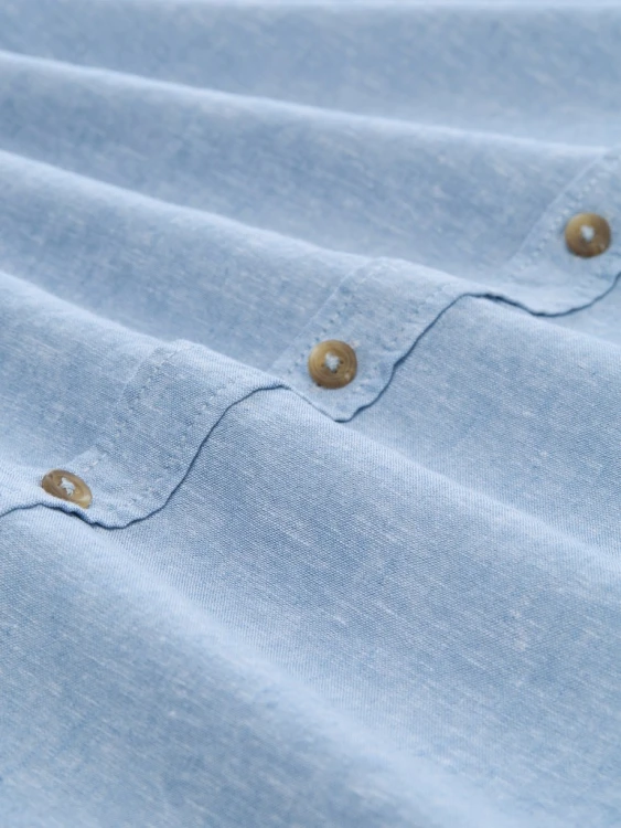 Niebieska koszula męska na stójce bawełniano-lniana Tom Tailor Regular Cotton Linen Shirt - zbliżenie na materiał