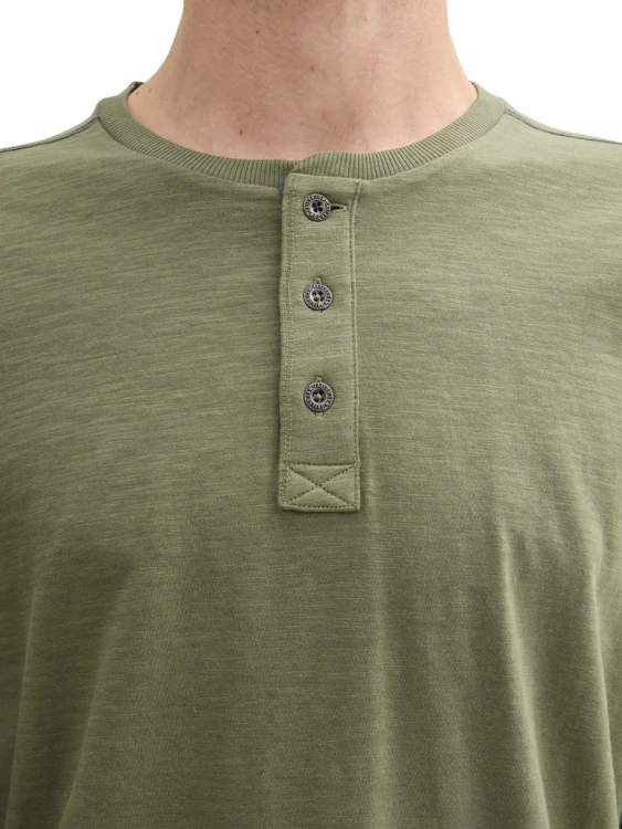 Koszulka z długim rękawem męska zielona Tom Tailor Long-sleeved cotton Henley - zbliżenie na guziki